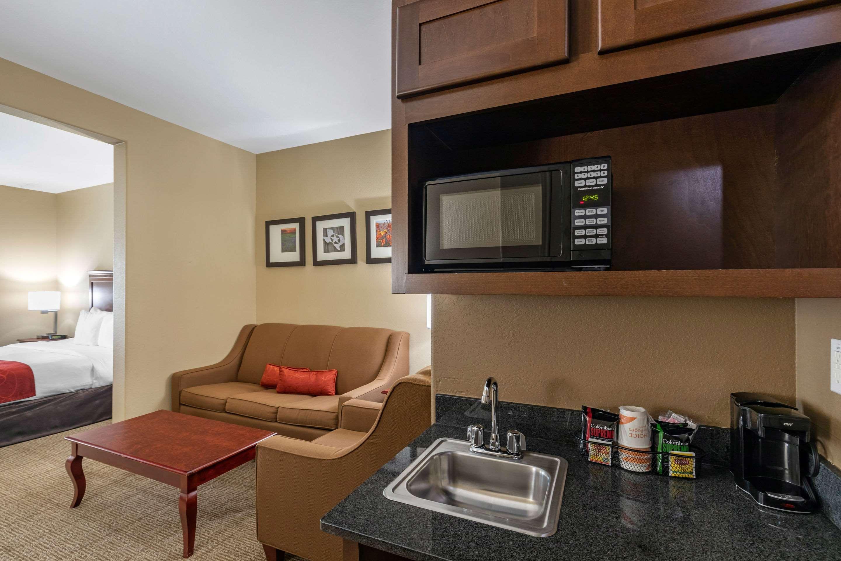 Comfort Suites Эннис Экстерьер фото