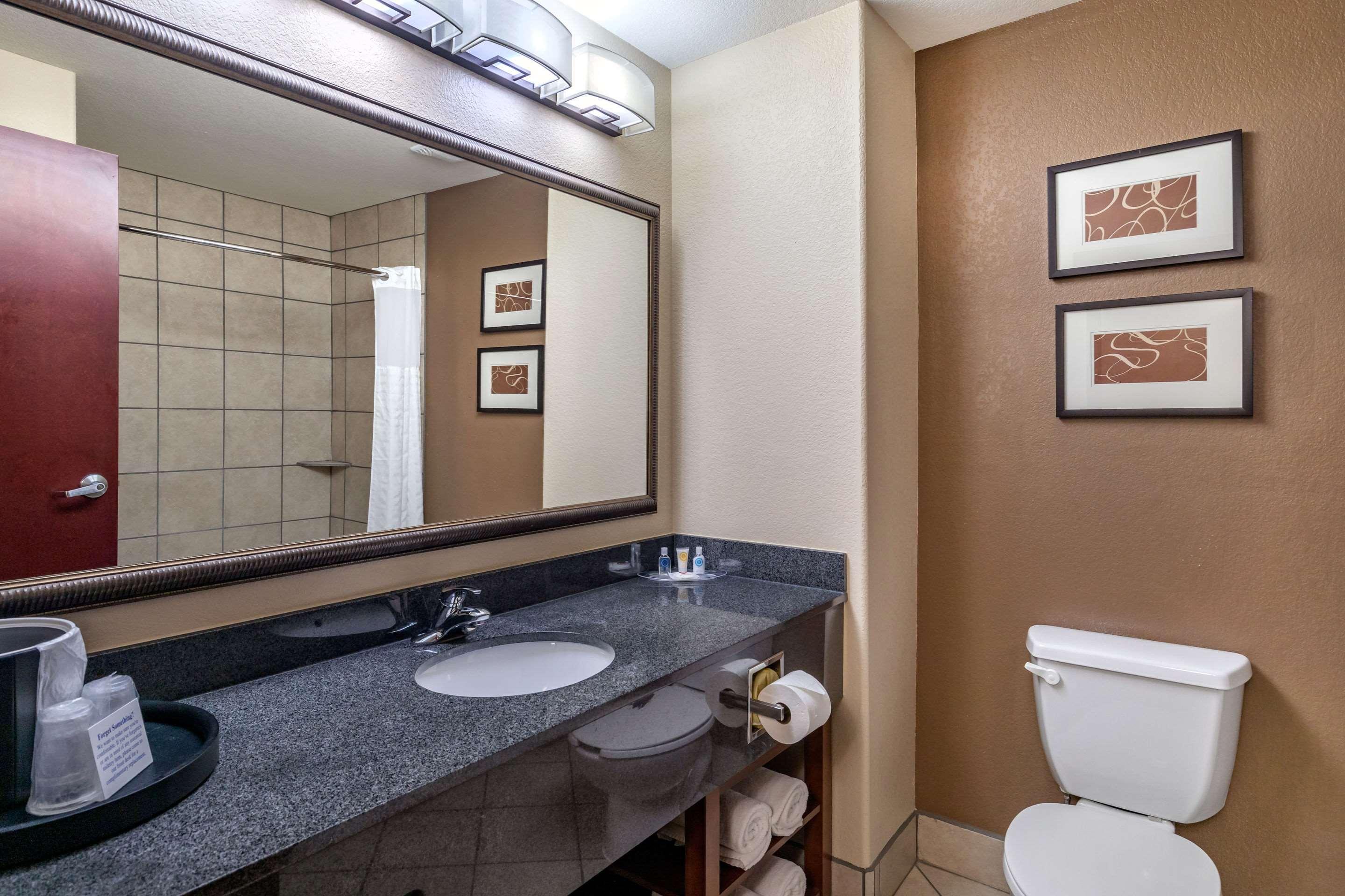 Comfort Suites Эннис Экстерьер фото