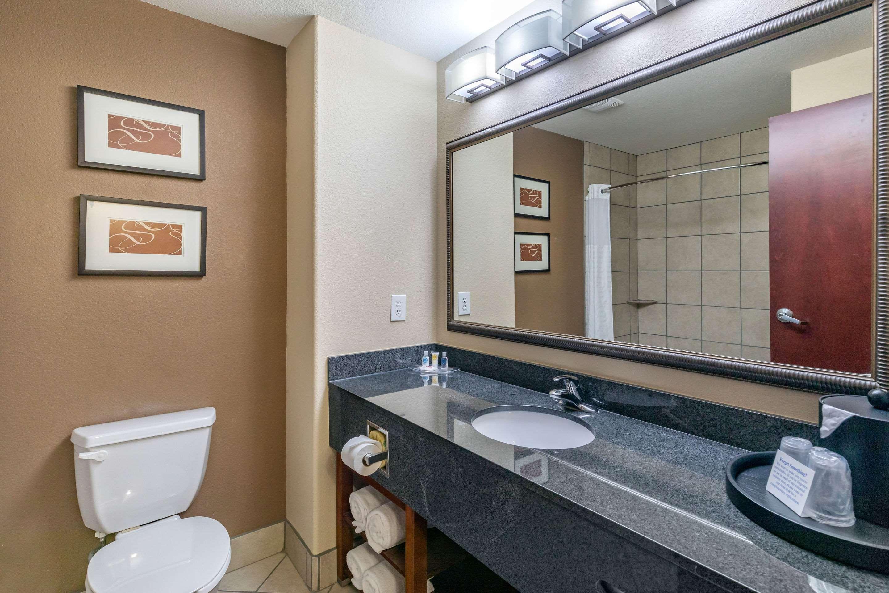 Comfort Suites Эннис Экстерьер фото
