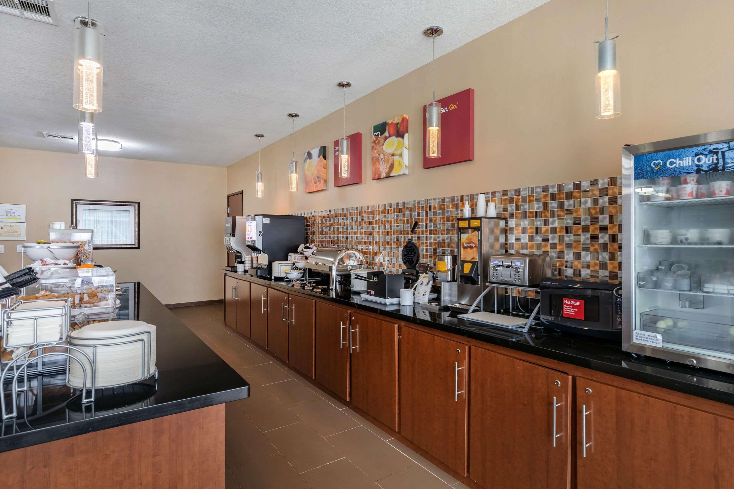 Comfort Suites Эннис Экстерьер фото