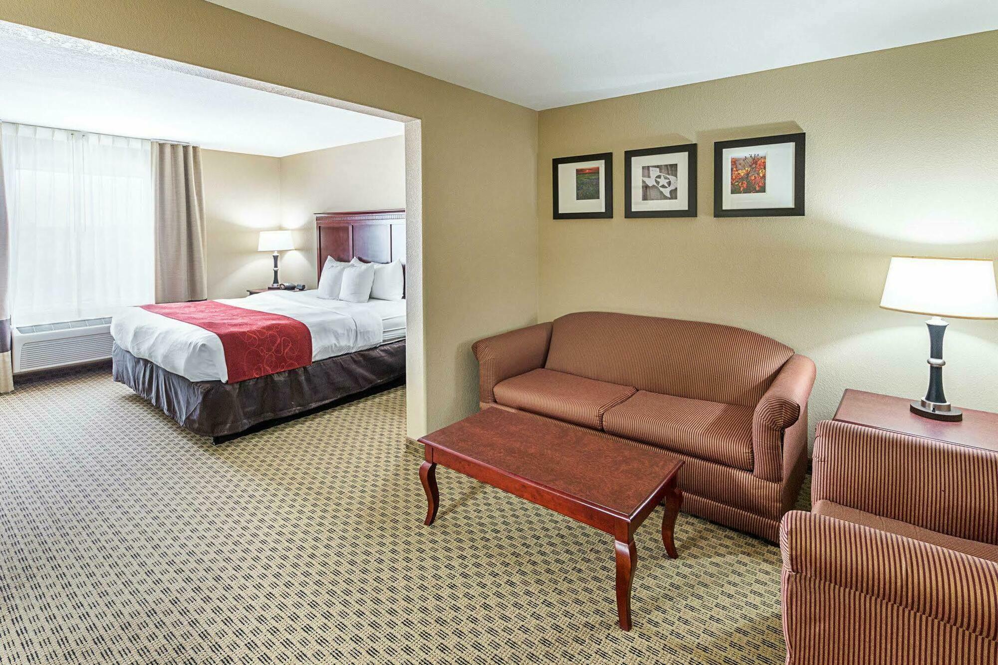Comfort Suites Эннис Экстерьер фото