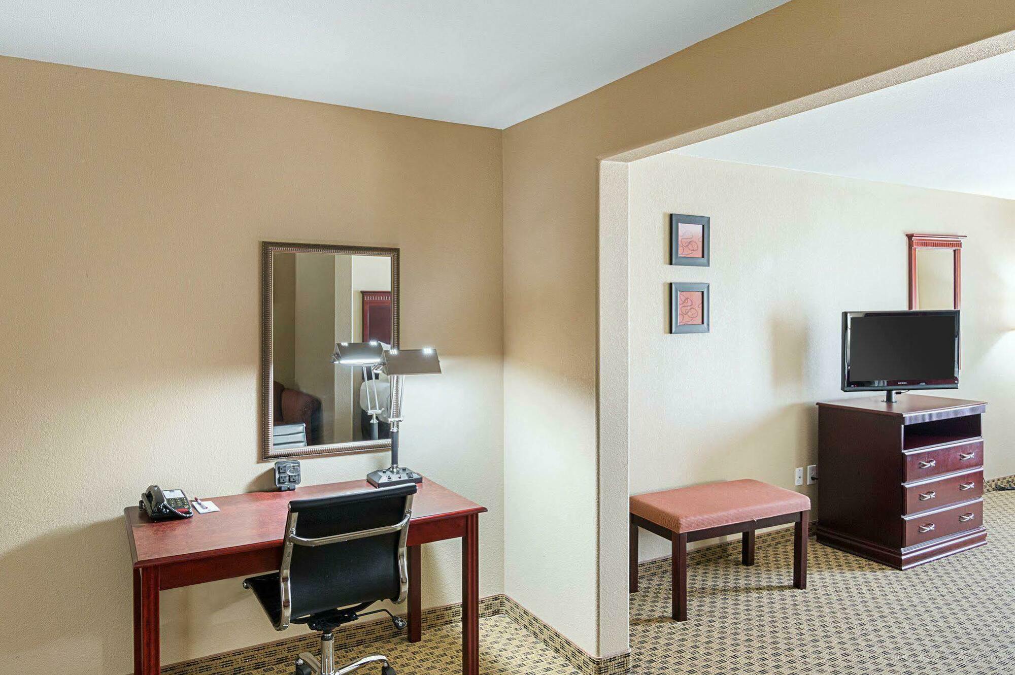 Comfort Suites Эннис Экстерьер фото